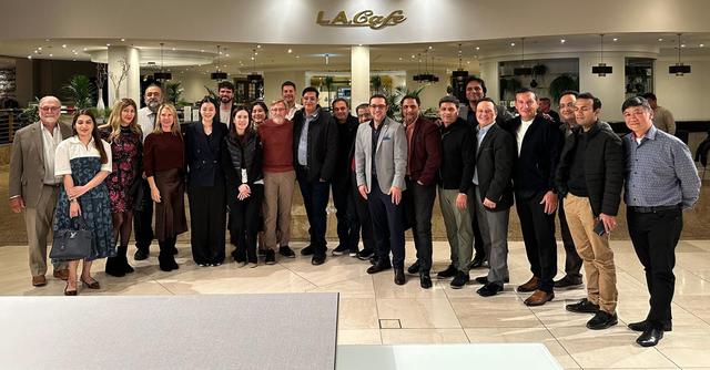 Dr. Kapil Dua Honored at ISHRS 33rd Annual Conference